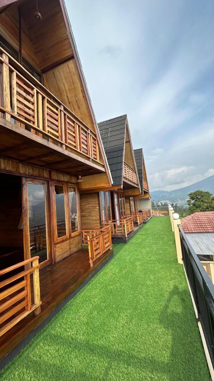 Pojok Kahyangan Homestay And Cabin Kejajar Exterior photo